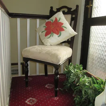 Angela's Bed & Breakfast *
